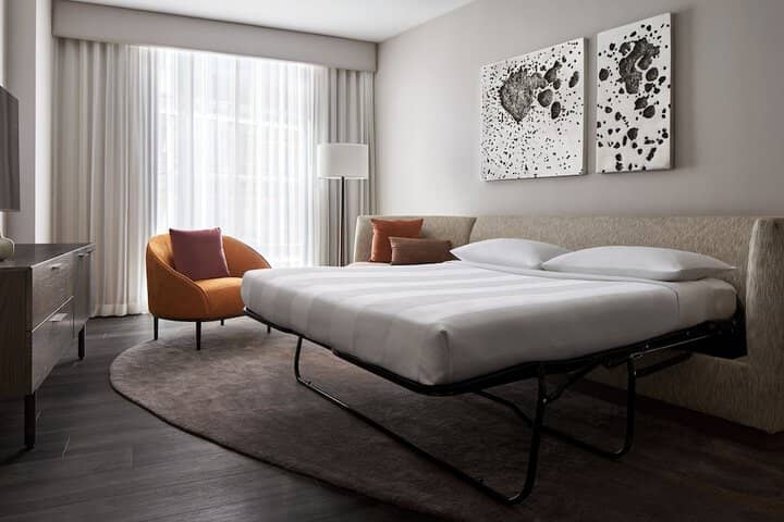 Room 12 of 60