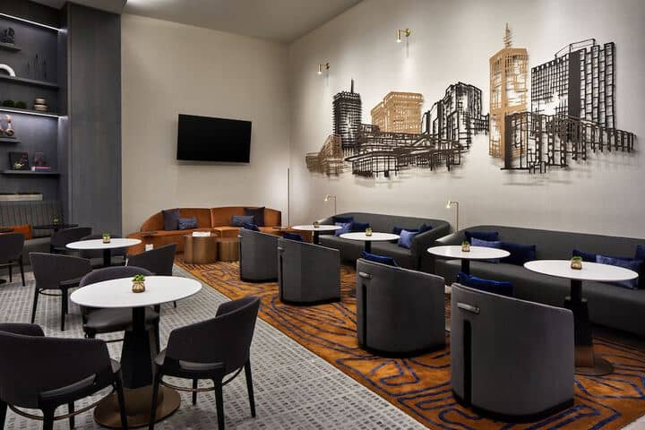 Lounge 50 of 60